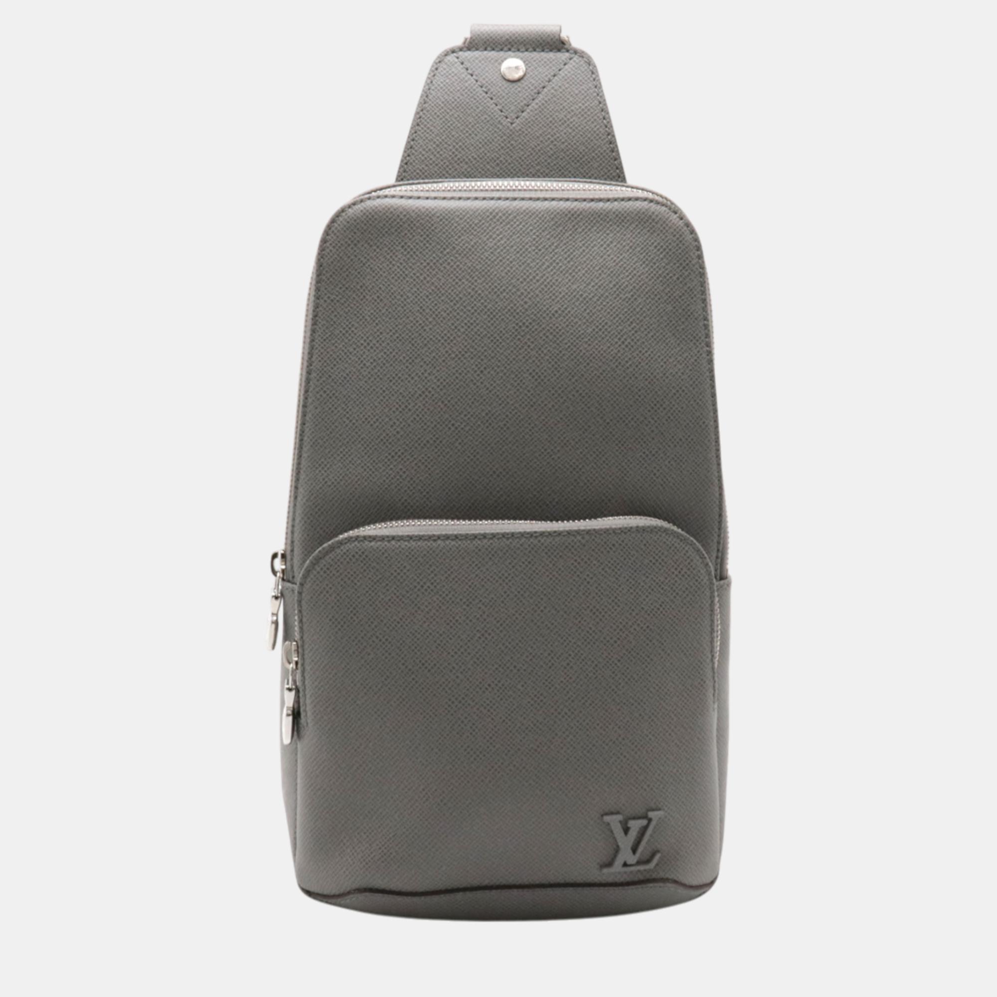 

Louis Vuitton Grey Leather Taiga Avenue Sling Bag