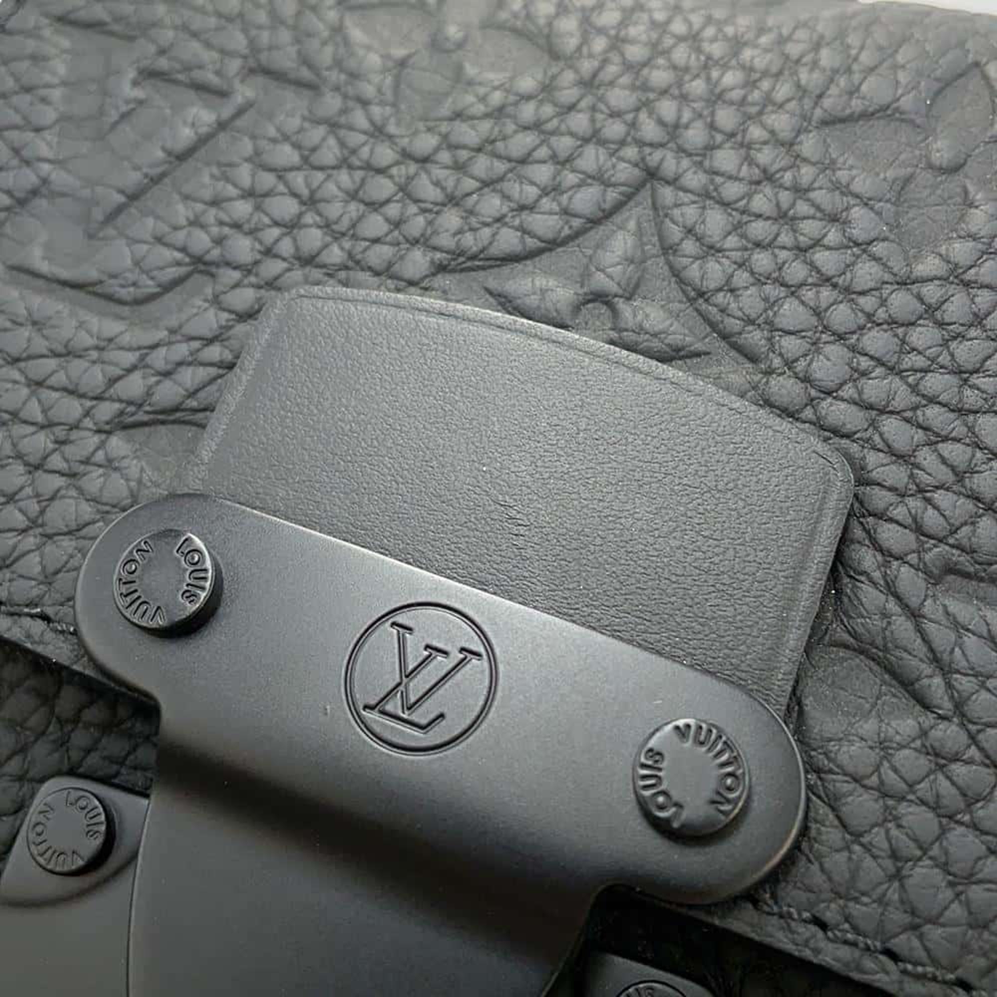Louis Vuitton Noir	Monogram	Taurillon S Padlock Vertical	Wearable	Wallet 