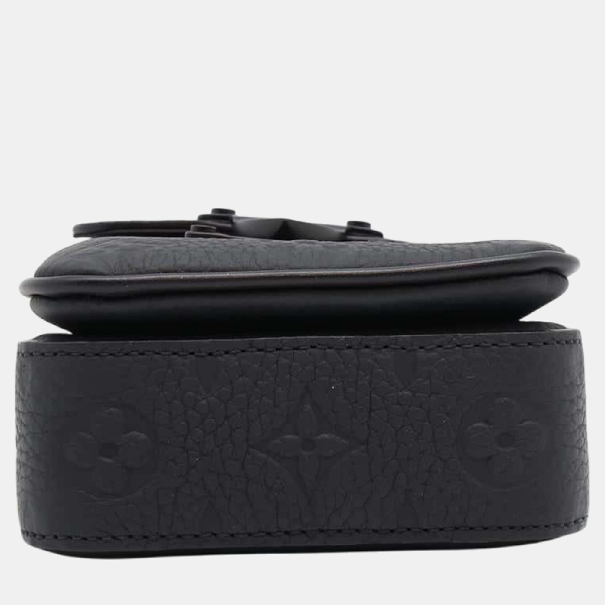 Louis Vuitton Noir	Monogram	Taurillon S Padlock Vertical	Wearable	Wallet 