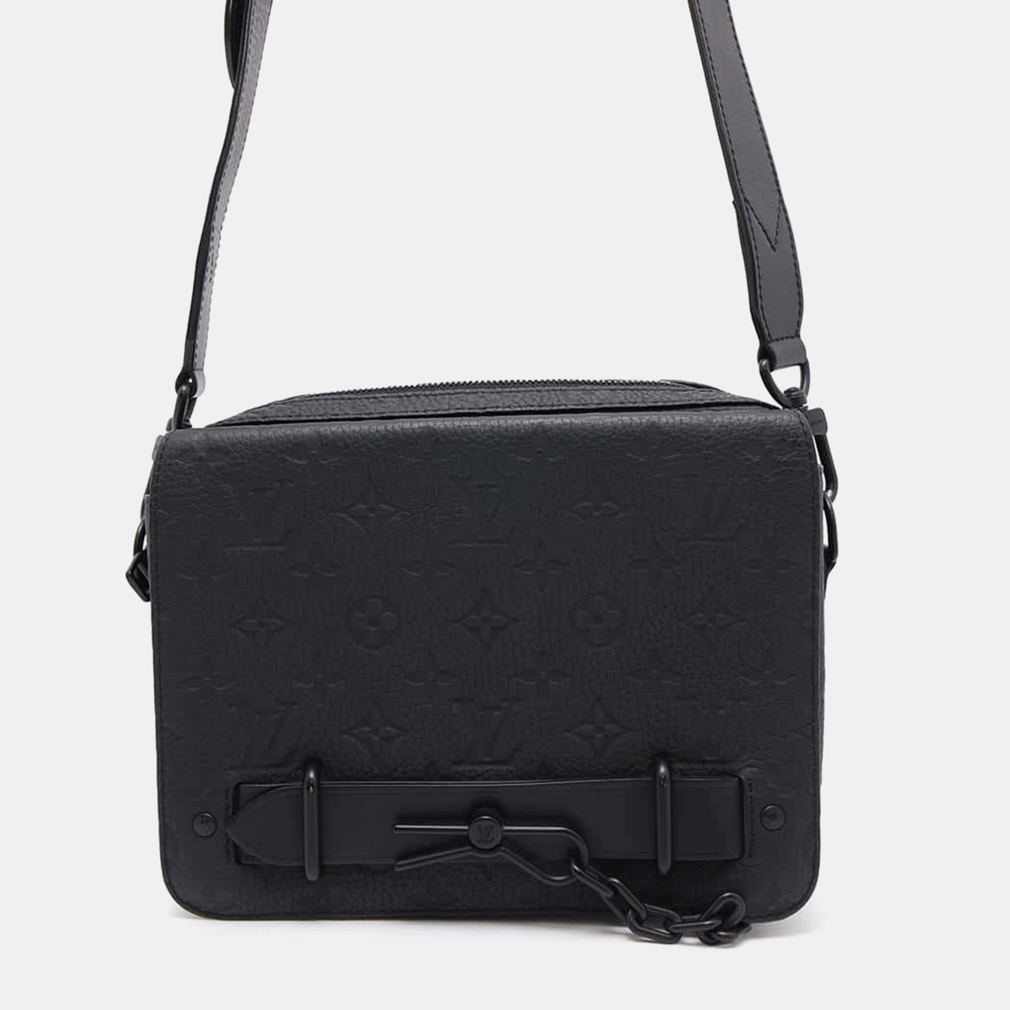 

Louis Vuitton Noir Taurillon Leather Steamer Messenger Bag, Black