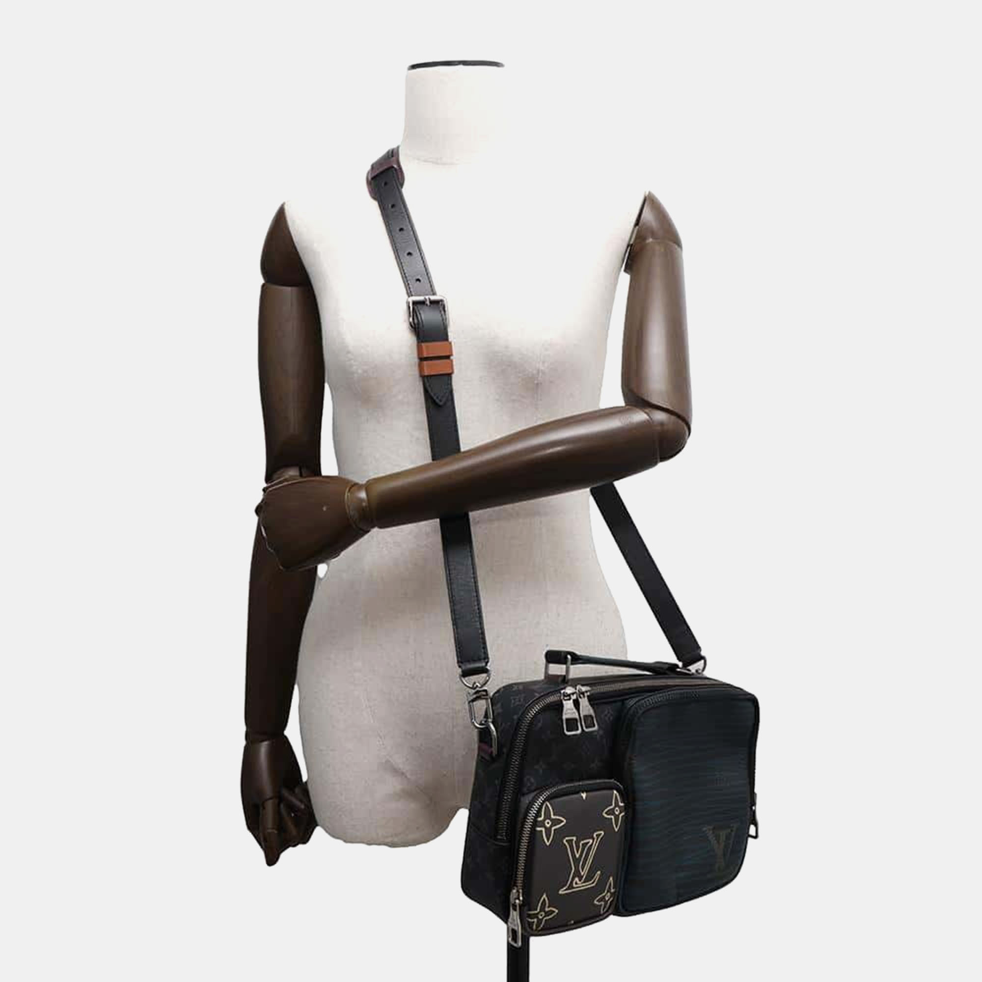 Louis Vuitton Noir Monogram Eclipse Leather Messenger Bag 