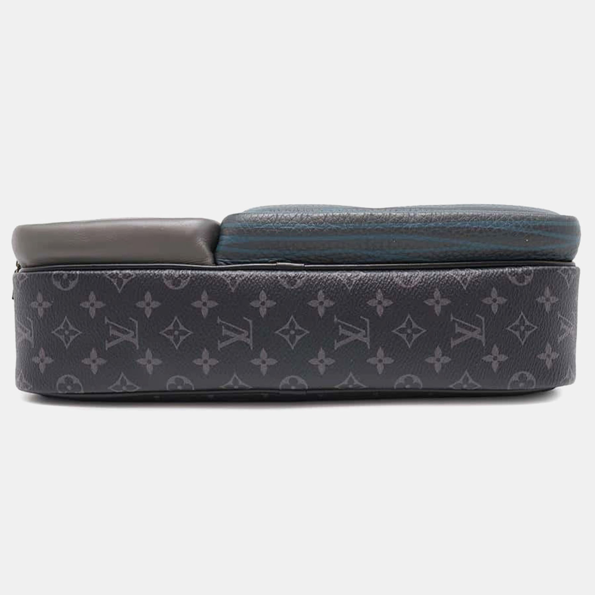 Louis Vuitton Noir Monogram Eclipse Leather Messenger Bag 