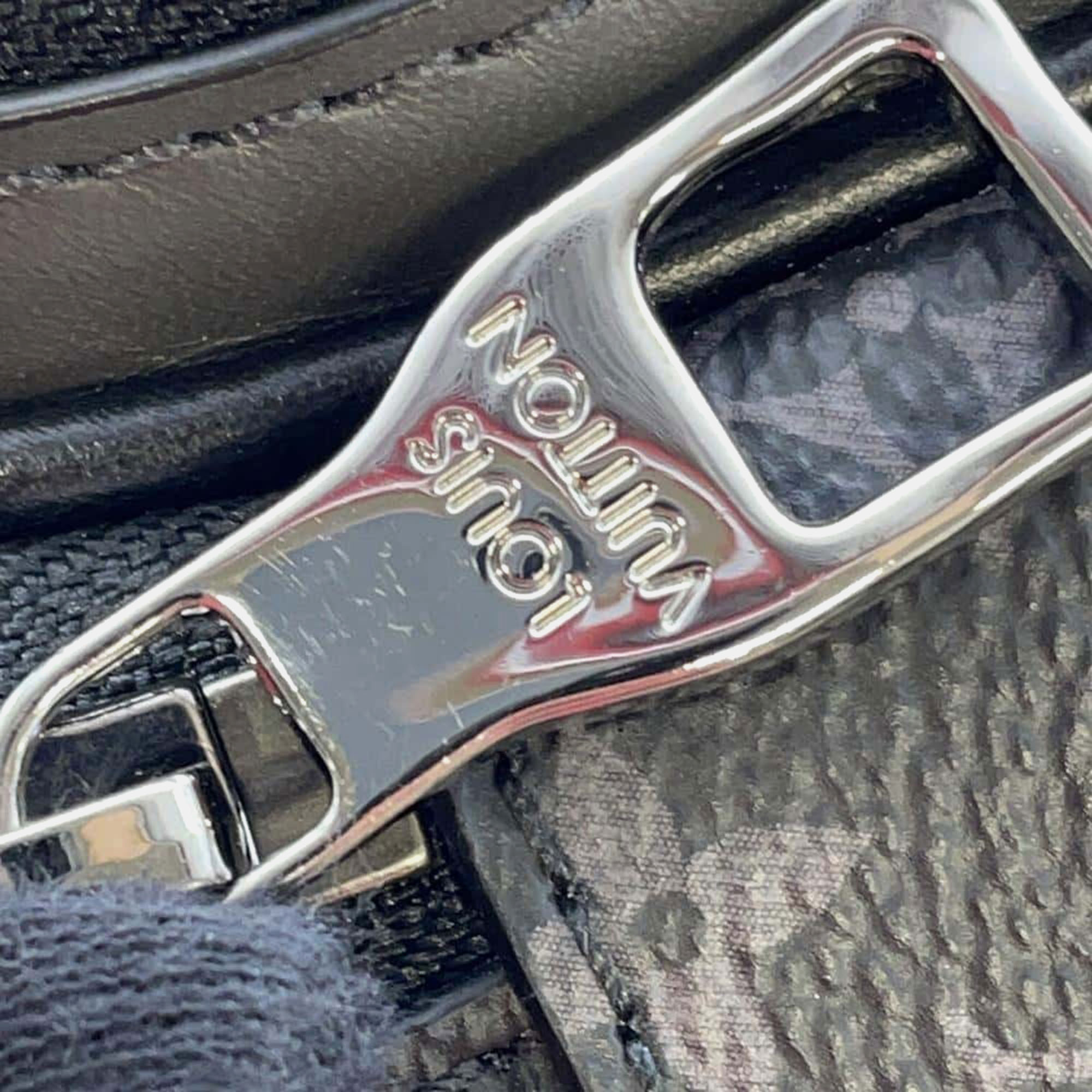 Louis Vuitton Noir Monogram Eclipse Leather Messenger Bag 