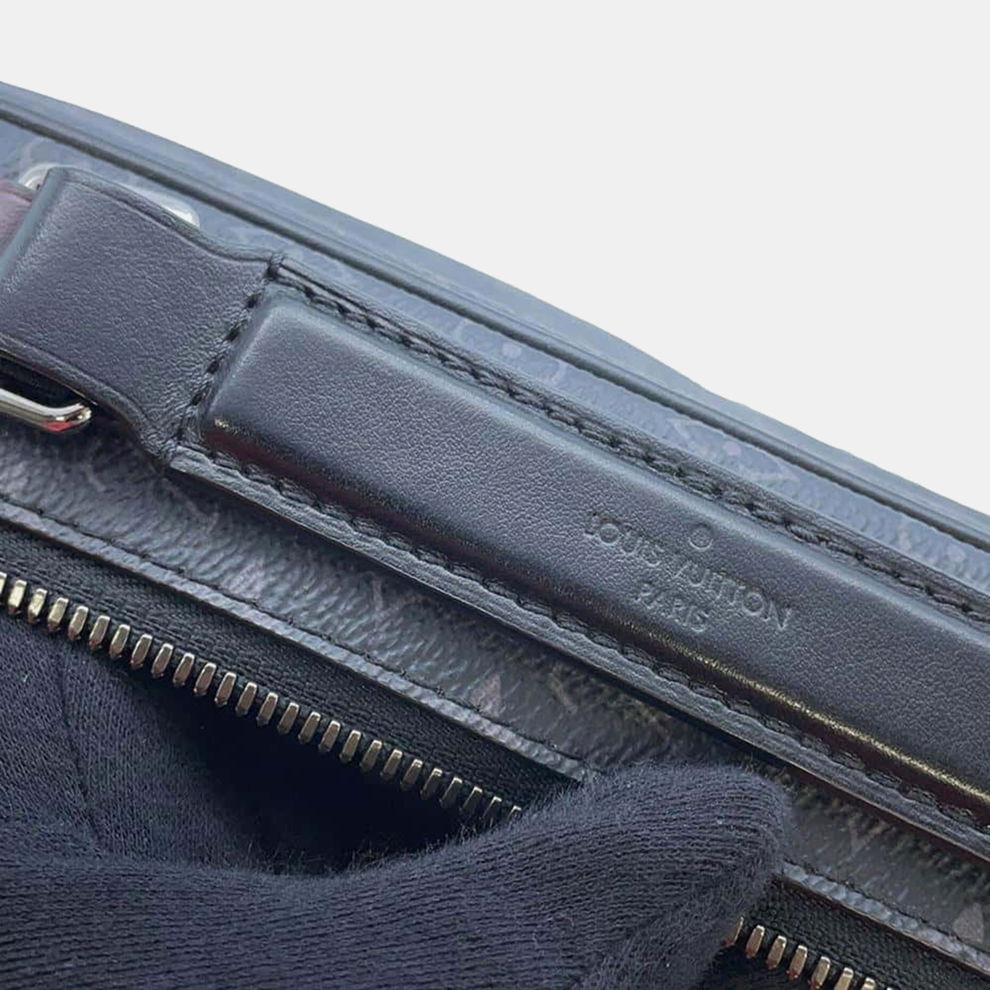 Louis Vuitton Noir Monogram Eclipse Leather Messenger Bag 