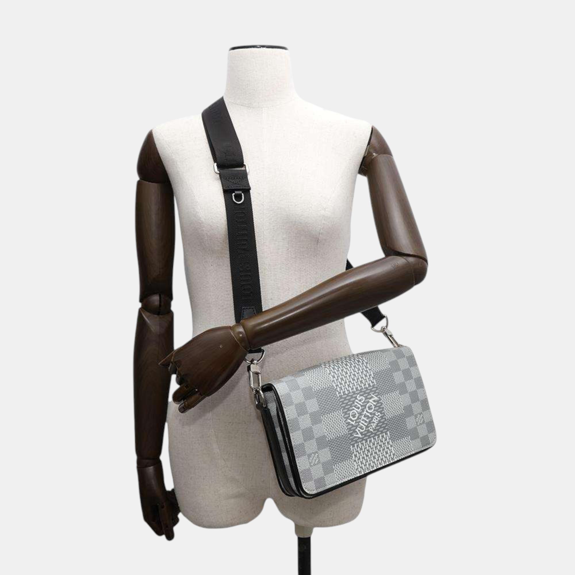 Louis Vuitton Damier Graphite 3D Studio Messenger Antarctica Bag 