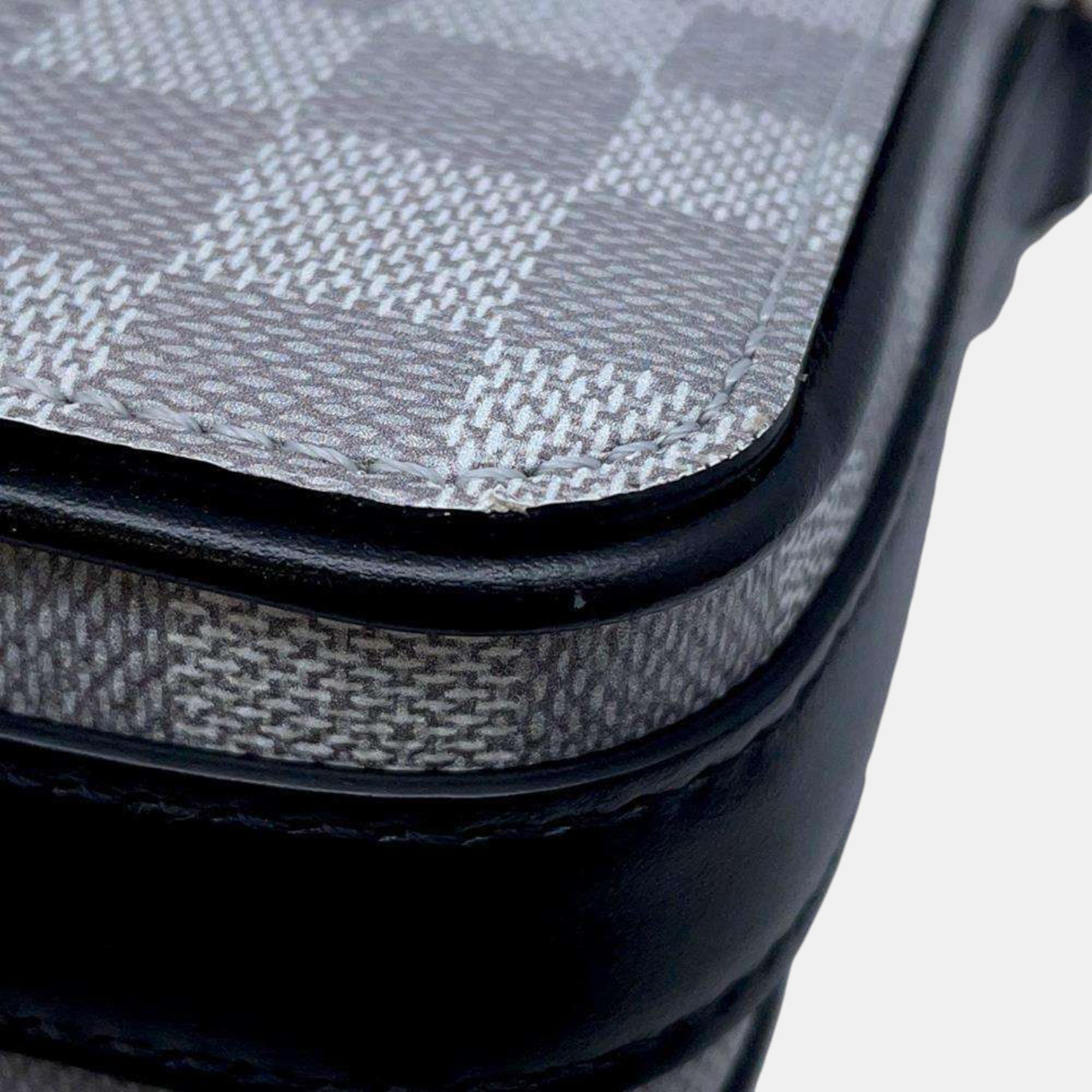 Louis Vuitton Damier Graphite 3D Studio Messenger Antarctica Bag 