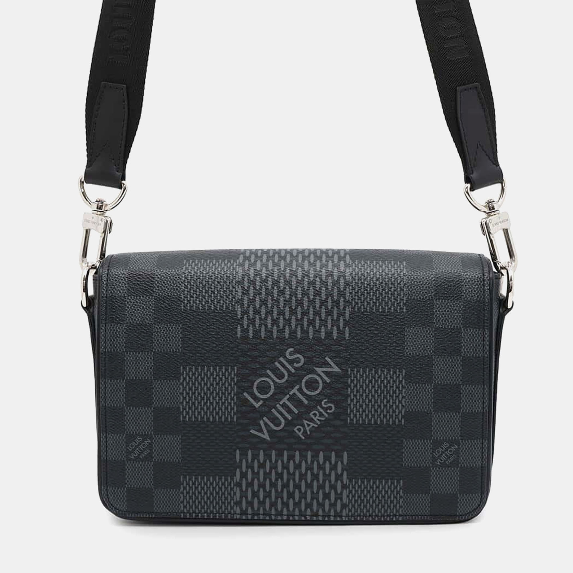 

Louis Vuitton Noir Damier Graphite Studio Messenger Bag, Black