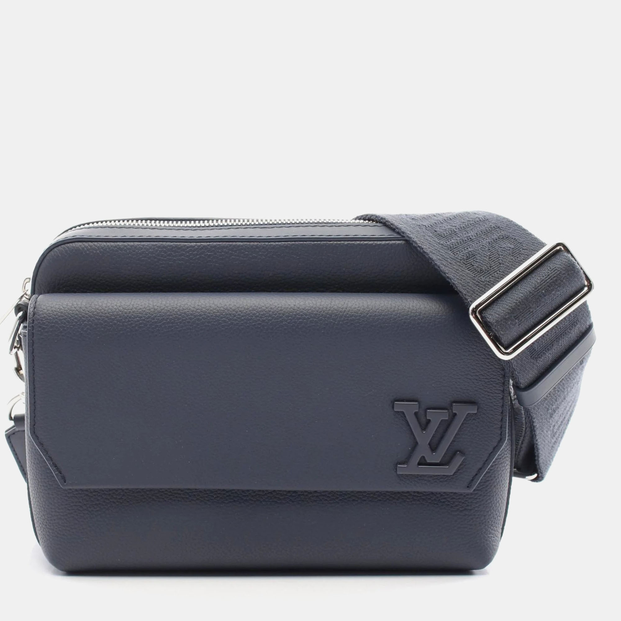 

Louis Vuitton Fastline Navy Leather Aerogram Shoulder Bag, Navy blue