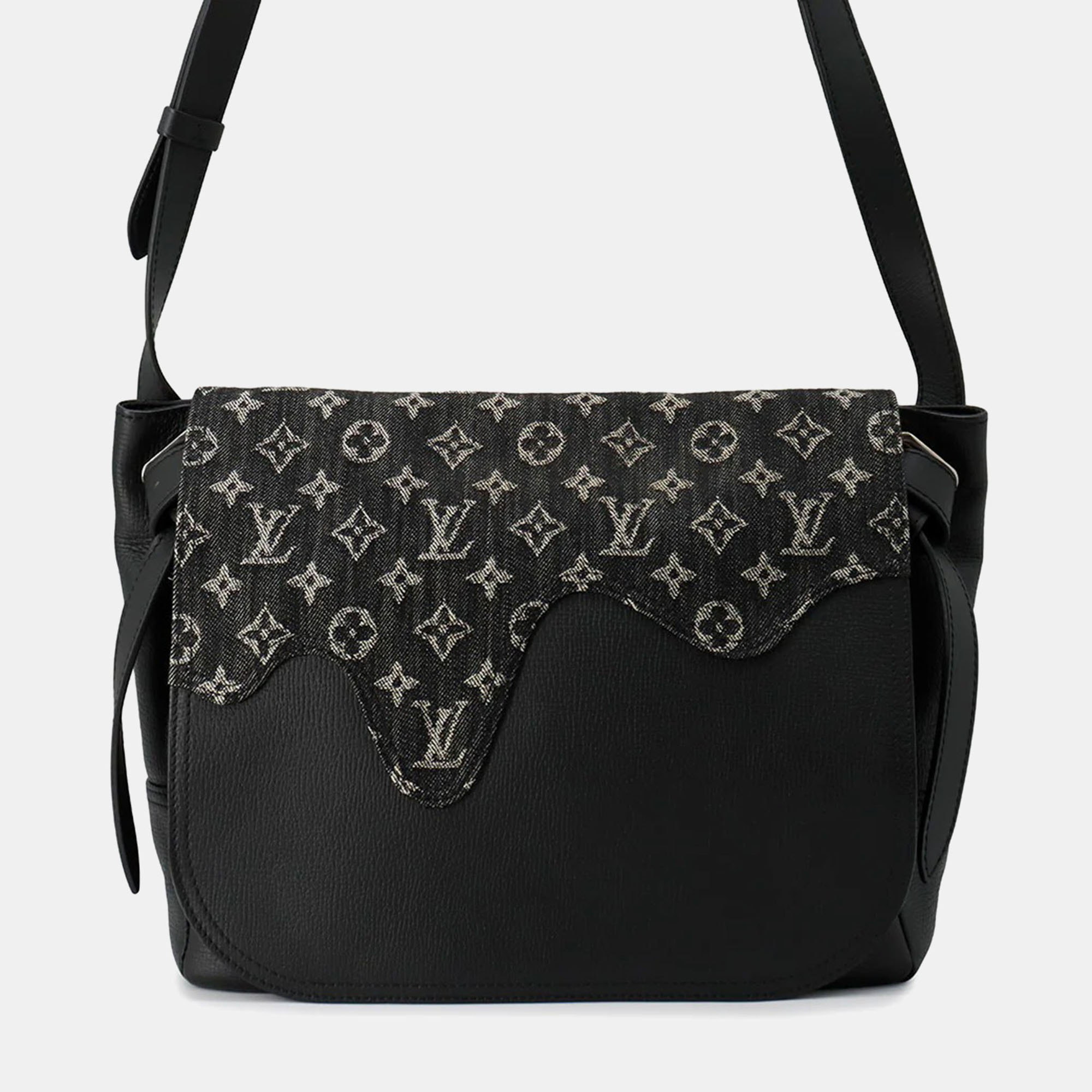 

Louis Vuitton Busus Tokyo Noir Monogram Denim Taurillon Leather Shoulder Bag, Black