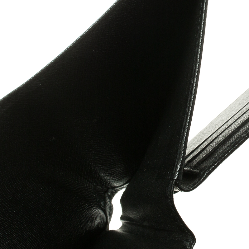 Louis Vuitton Black Taiga Bifold Wallet – The Closet