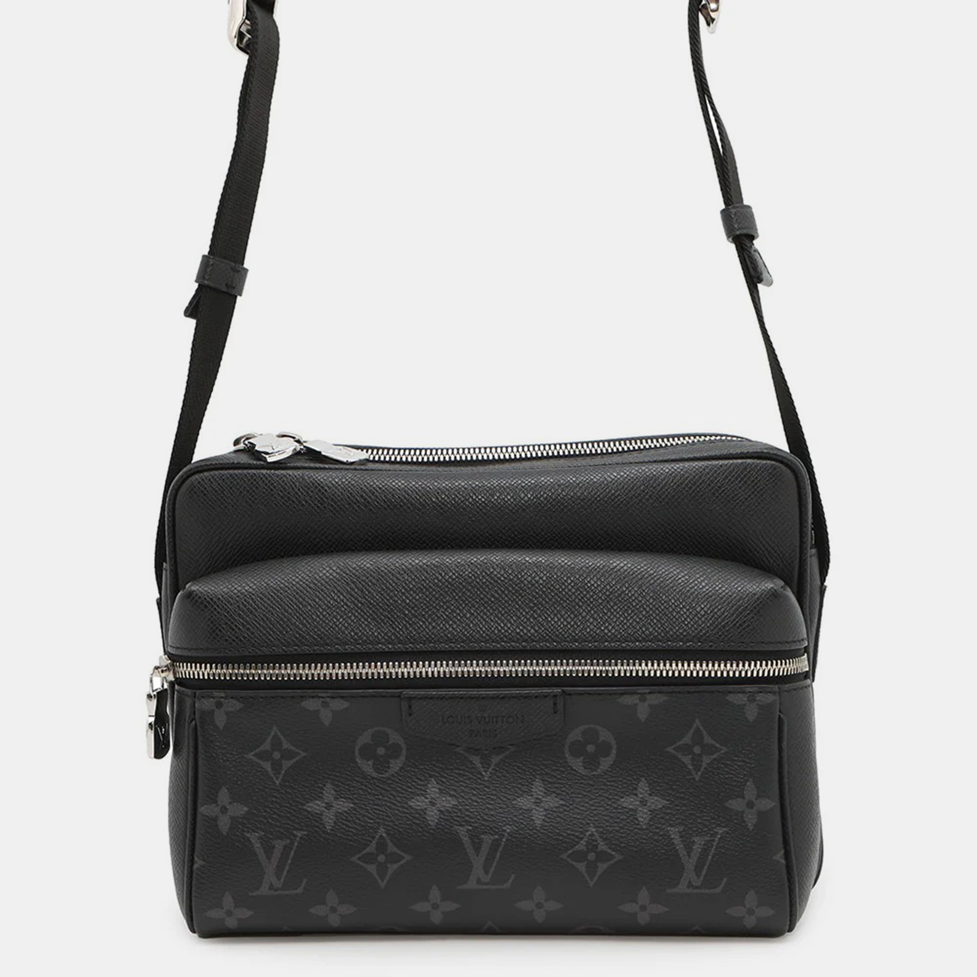 

Louis Vuitton Outdoor Messenger Noir Taiga Leather Monogram Eclipse Size Pm, Black