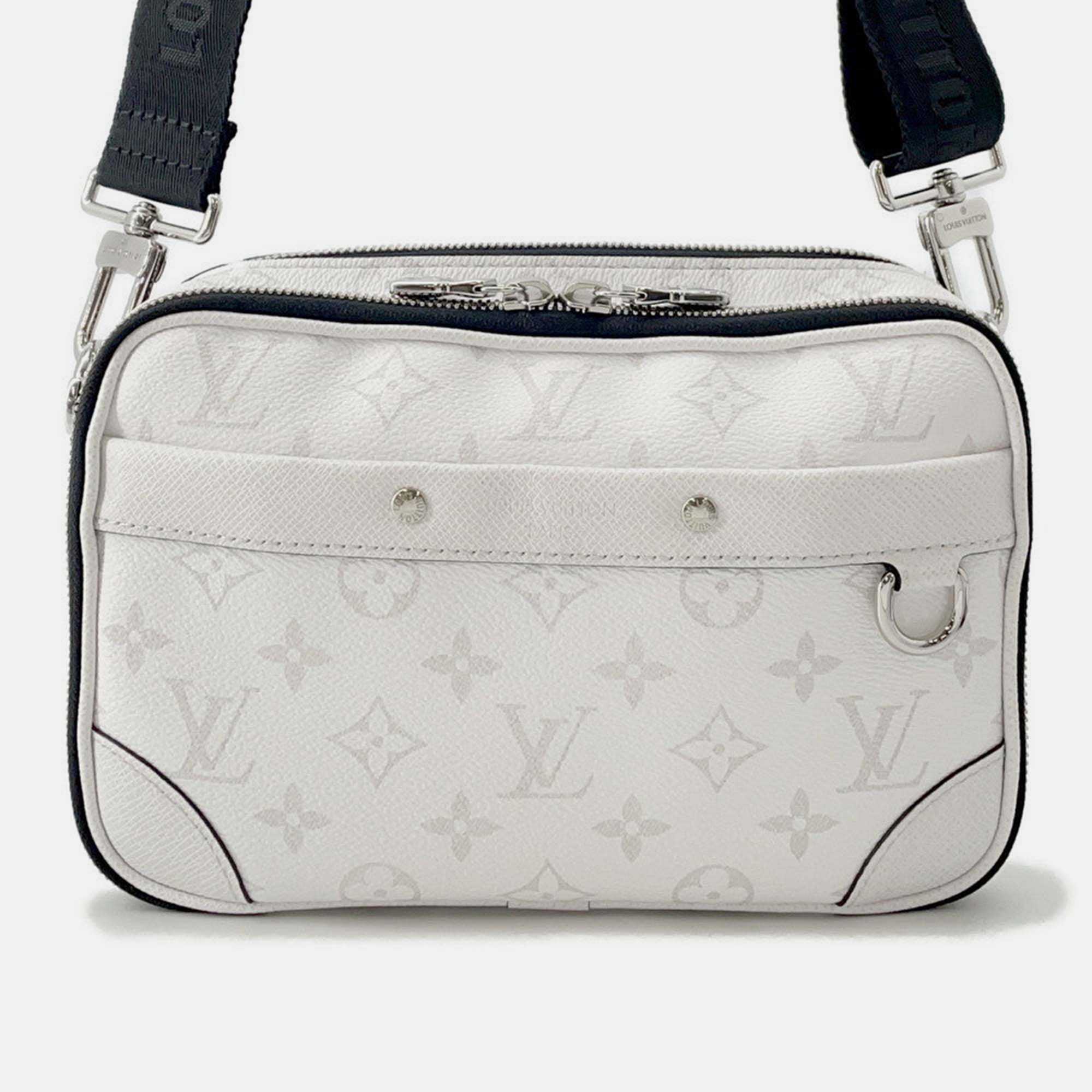 

Louis Vuitton Alpha Messenger Blanc Monogram Taiga Leather, White
