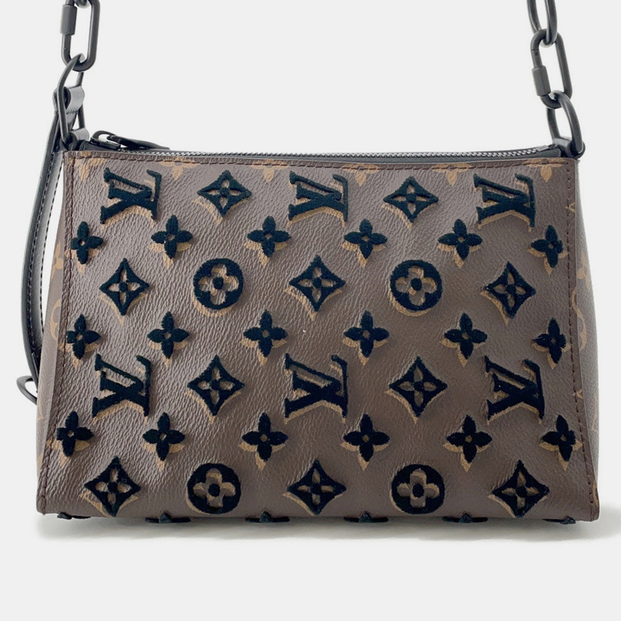

Louis Vuitton Triangle Messenger Noir Monogram / Toughtage, Black