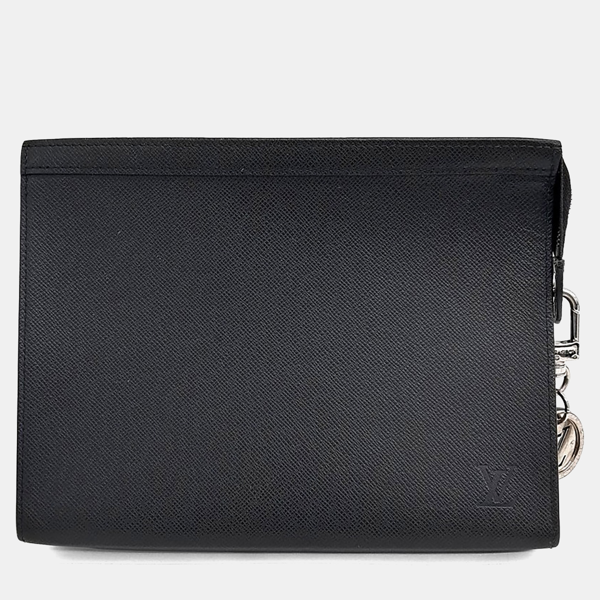 

Louis Vuitton Black Taiga Pochette Voyage MM Cut Circle Key Holder