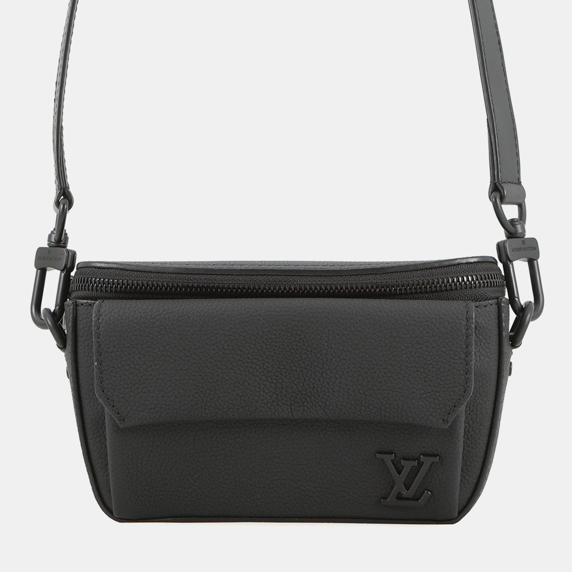 

Louis Vuitton Pilot Wearable Wallet Noir Leather Lv Aerogram, Black
