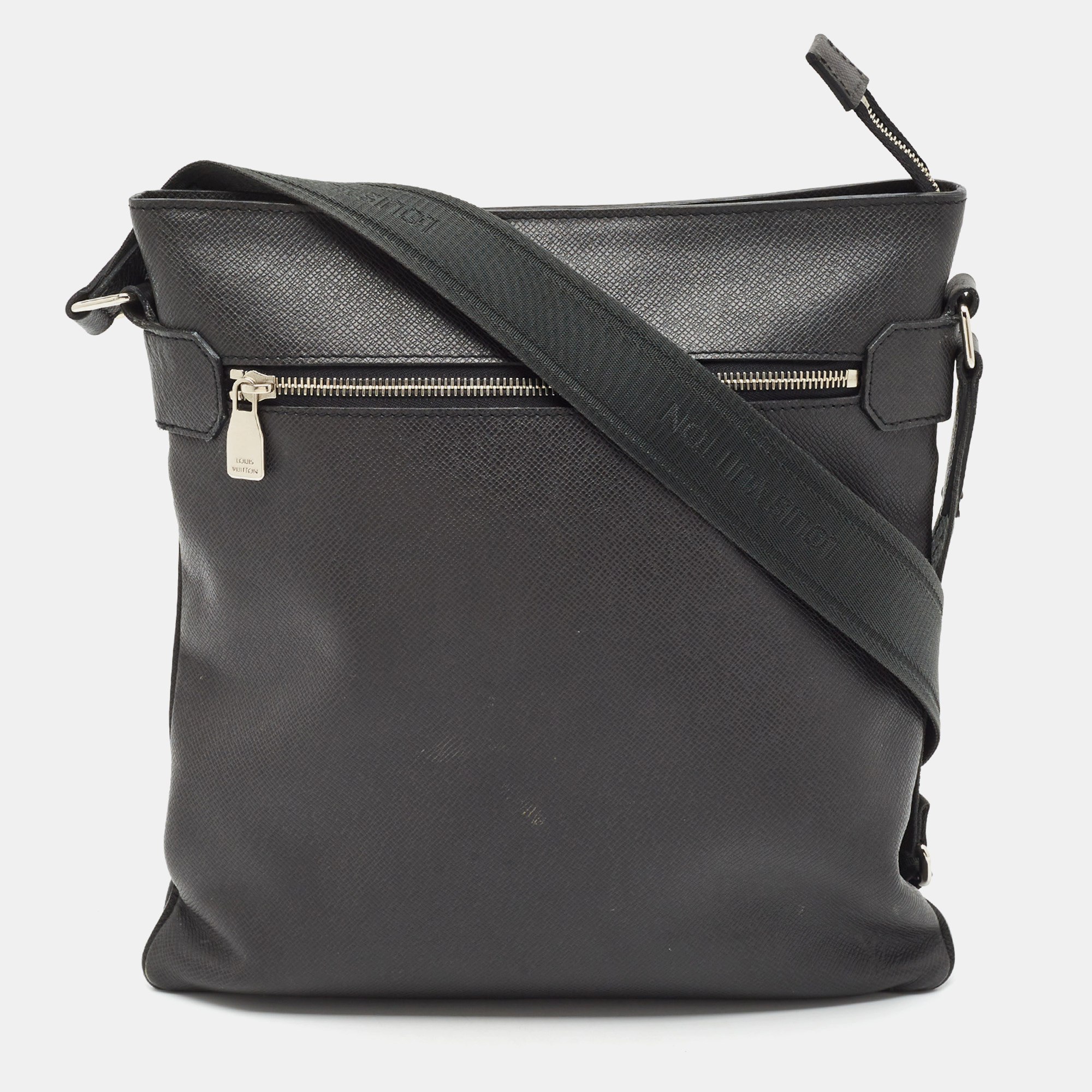 

Louis Vuitton Sasha Ardoise Taiga Leather Messenger Bag, Grey