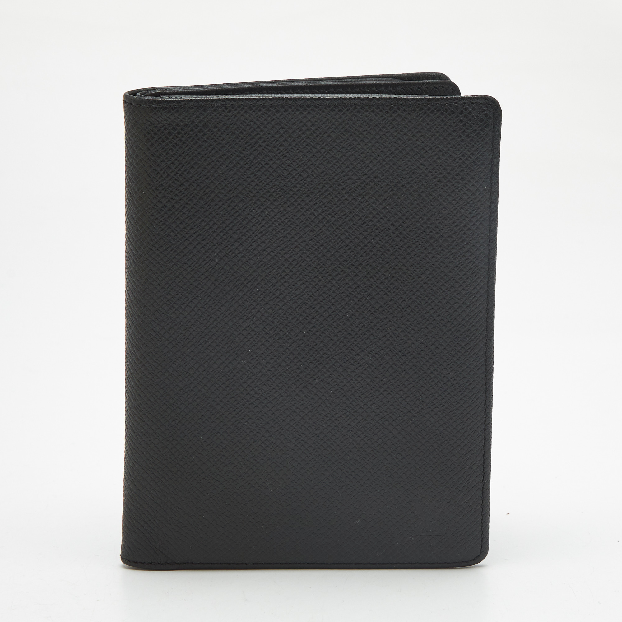 

Louis Vuitton Ardoise Taiga Leather Bifold Organizer, Grey