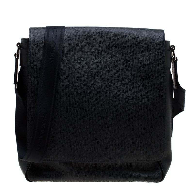 مملوكة مسبقًا Louis Vuitton Navy Blue Taiga Leather Roman MM Bag