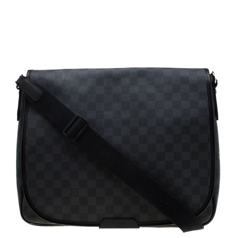 Louis Vuitton Damier Graphite Canvas Daniel MM Messenger Bag Louis Vuitton | TLC