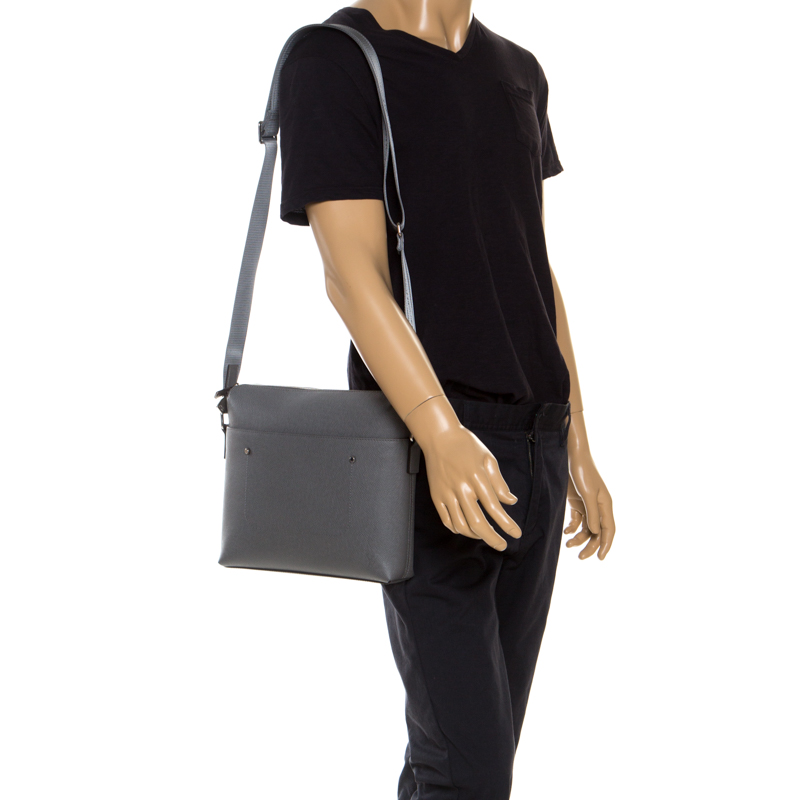 

Louis Vuitton Grey Taiga Leather Grigori PM Bag