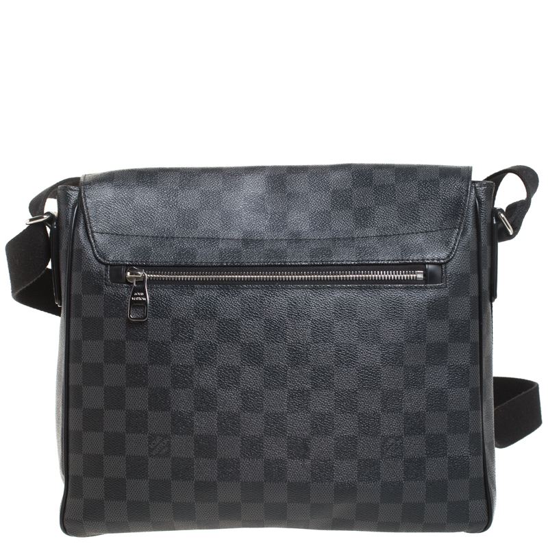 Louis Vuitton Damier Graphite Canvas Leather District MM Messenger Bag at  1stDibs