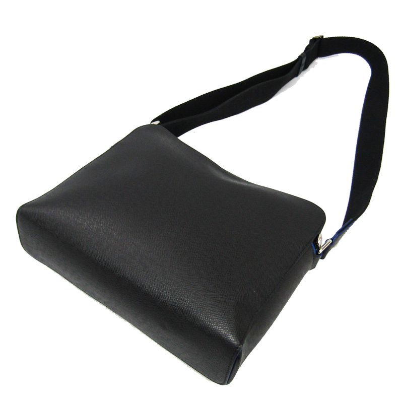 

Louis Vuitton Ardoise Taiga Leather Anton Messenger PM Bag, Black