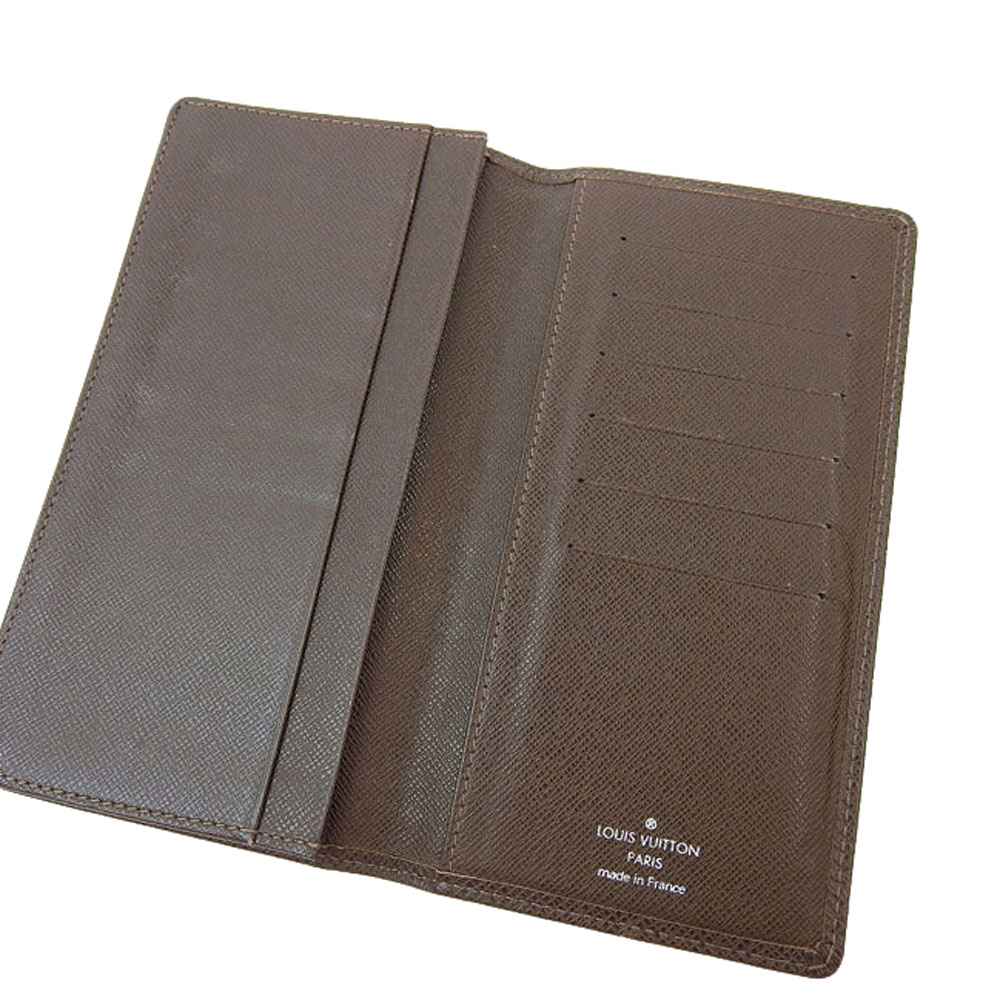 

Louis Vuitton Grizzly Taiga Leather Porte-Cartes Credit Yen Wallet, Grey