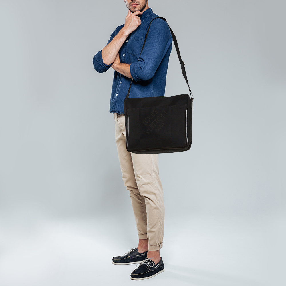 

Louis Vuitton Black Damier Geant Canvas Messenger Bag