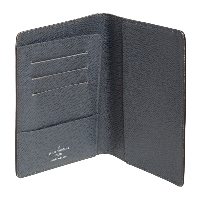 

Louis Vuitton Glacier Taiga Leather Passport Holder, Grey