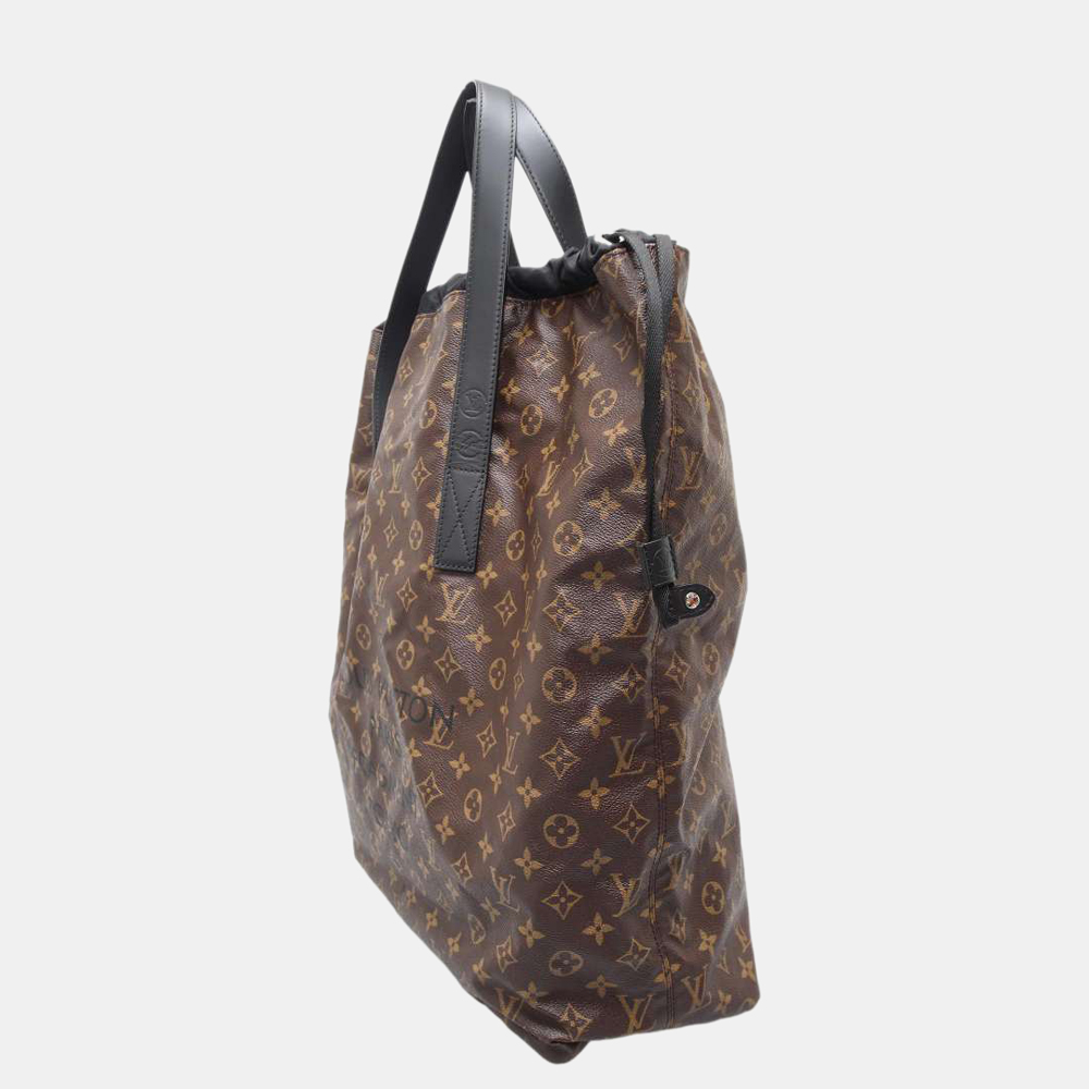 

Louis Vuitton Brown Monogram Macassar Canvas Bag and pouch