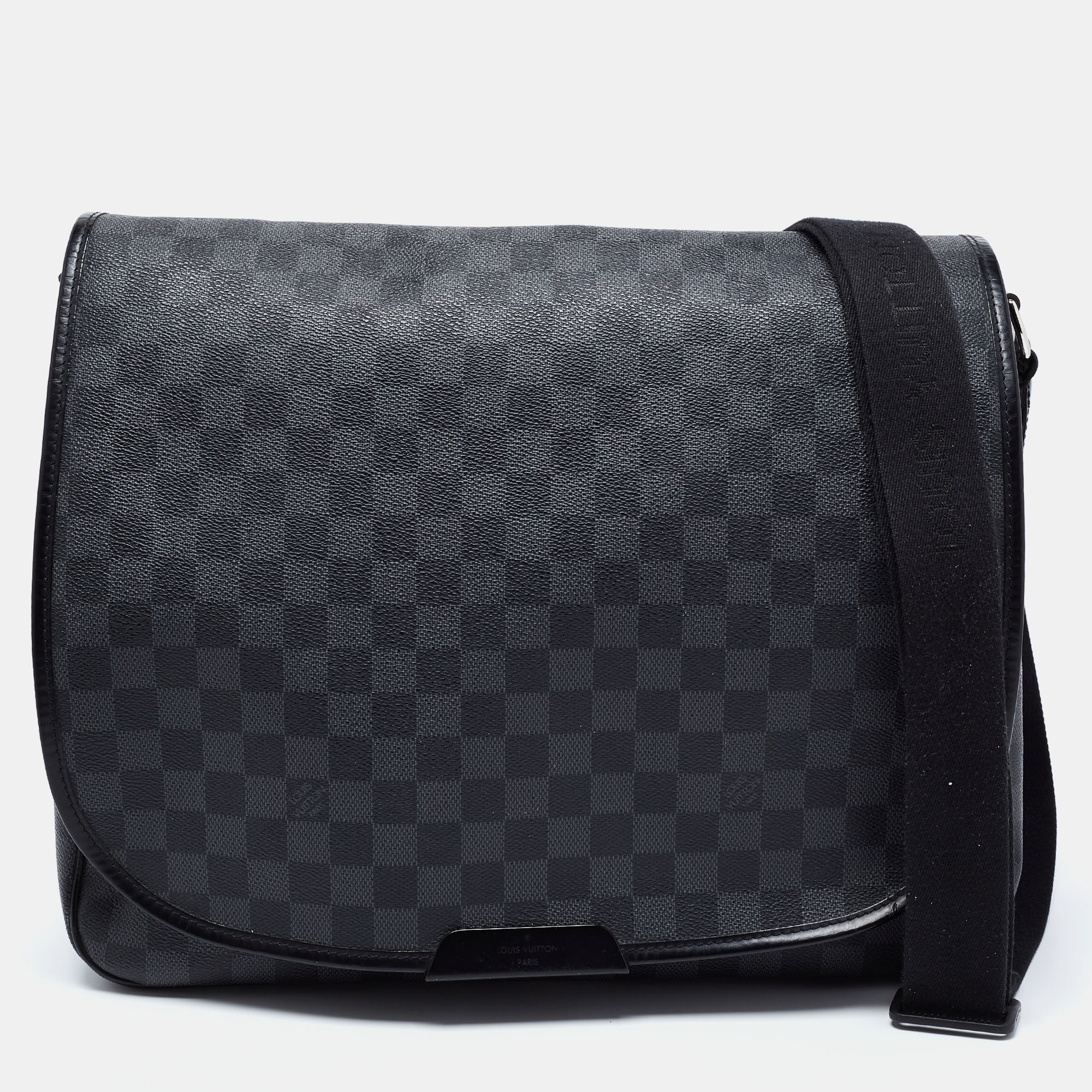 Pre Owned Louis Vuitton Damier Graphite Canvas and Leather Daniel GM Messenger Bag