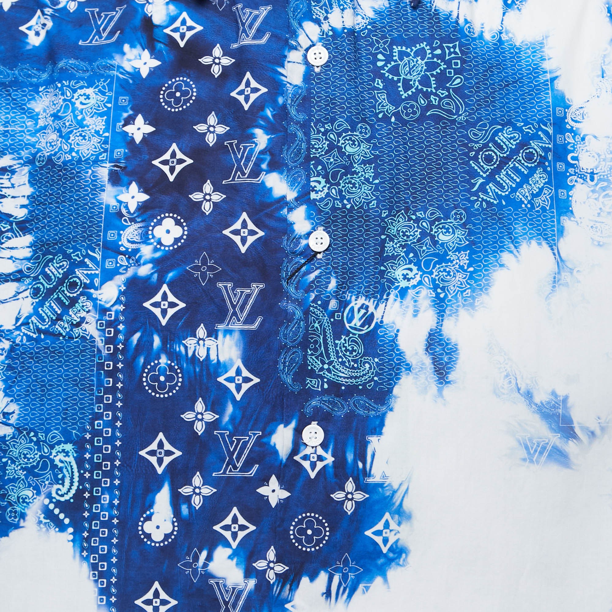 Louis Vuitton Men's XL Monogram Bandana Blue Button Down Short Sleeve –  Bagriculture