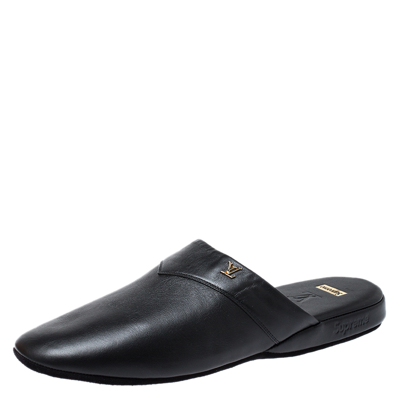 

Louis Vuitton x Supreme Black Leather Hugh Flat Slippers Size