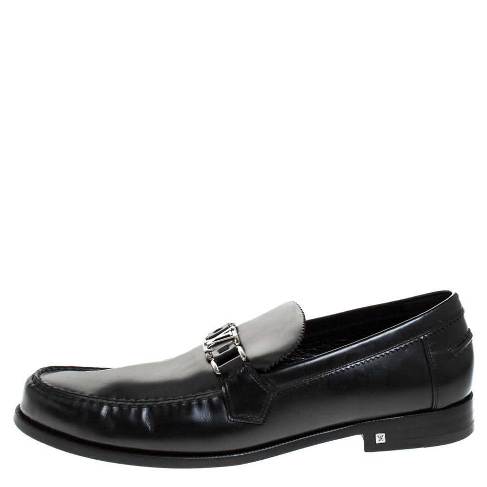 

Louis Vuitton Black Leather Logo Detail Loafers Size