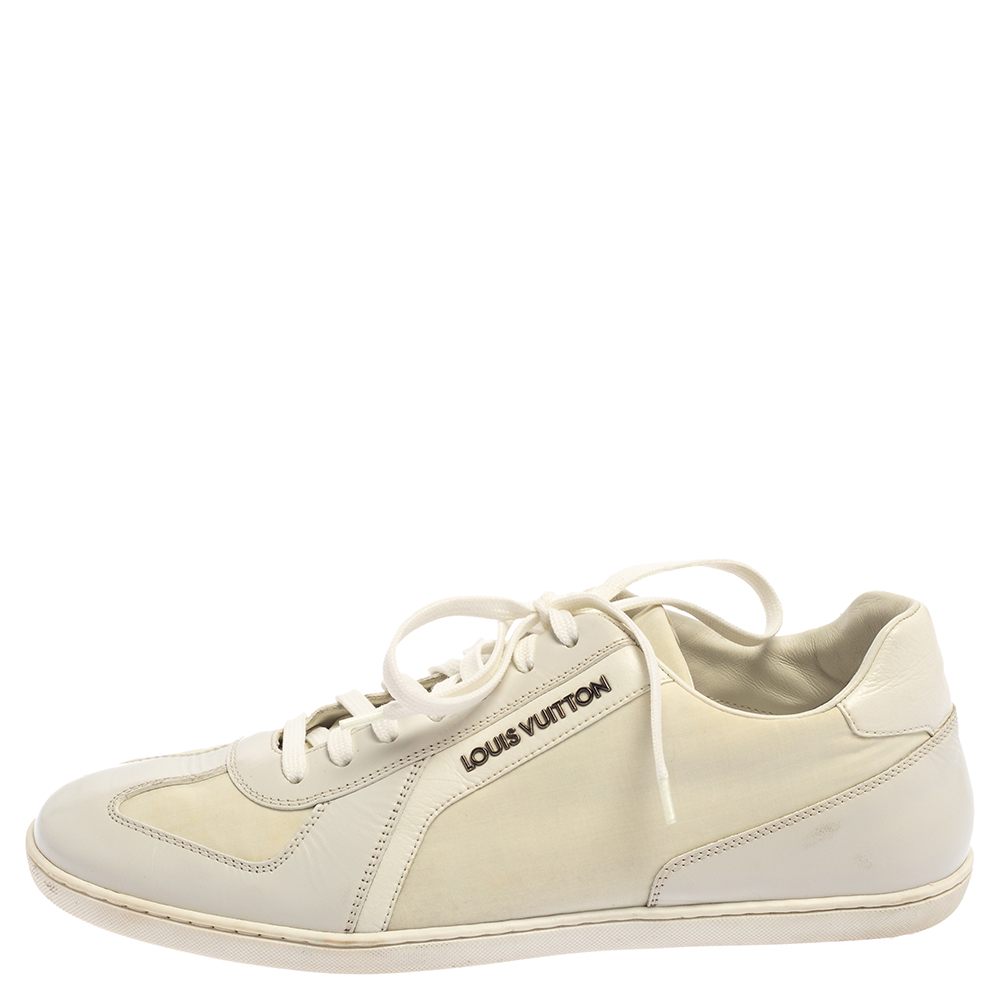 

Louis Vuitton Off White Leather Low Top Sneakers Size