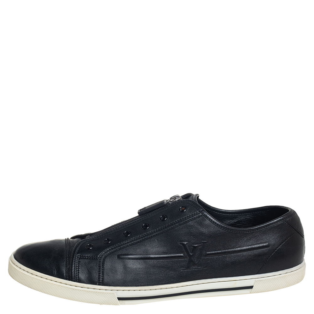 

Louis Vuitton Black Leather Low Top Sneakers Size