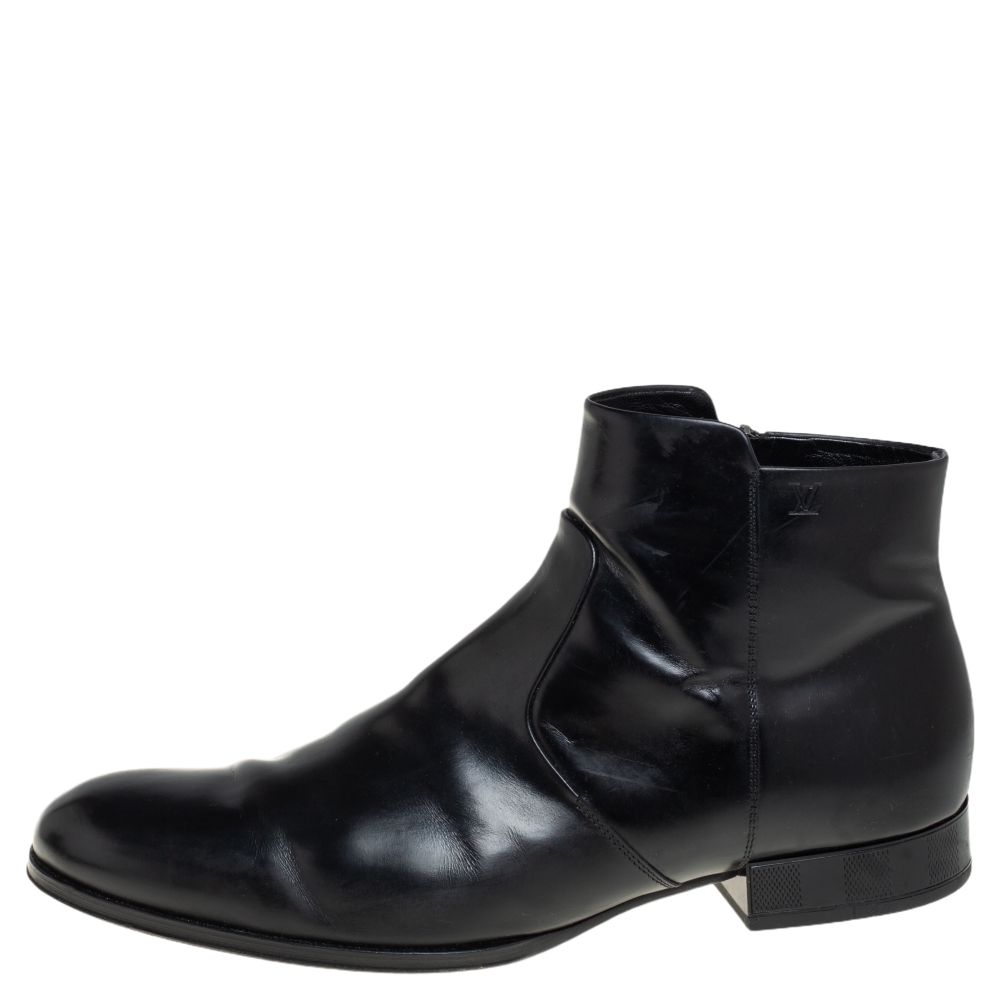 

Louis Vuitton Black Leather Ankle Boots Size