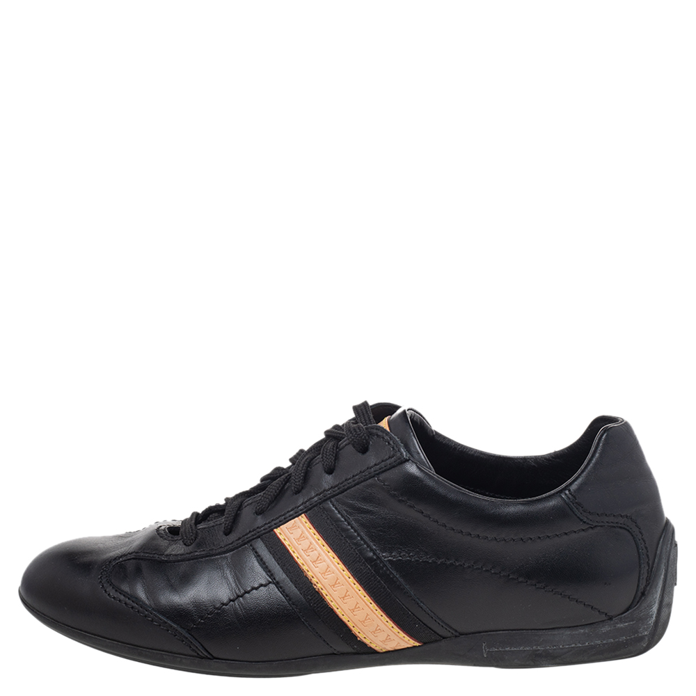 

Louis Vuitton Black Leather Low Top Sneakers Size