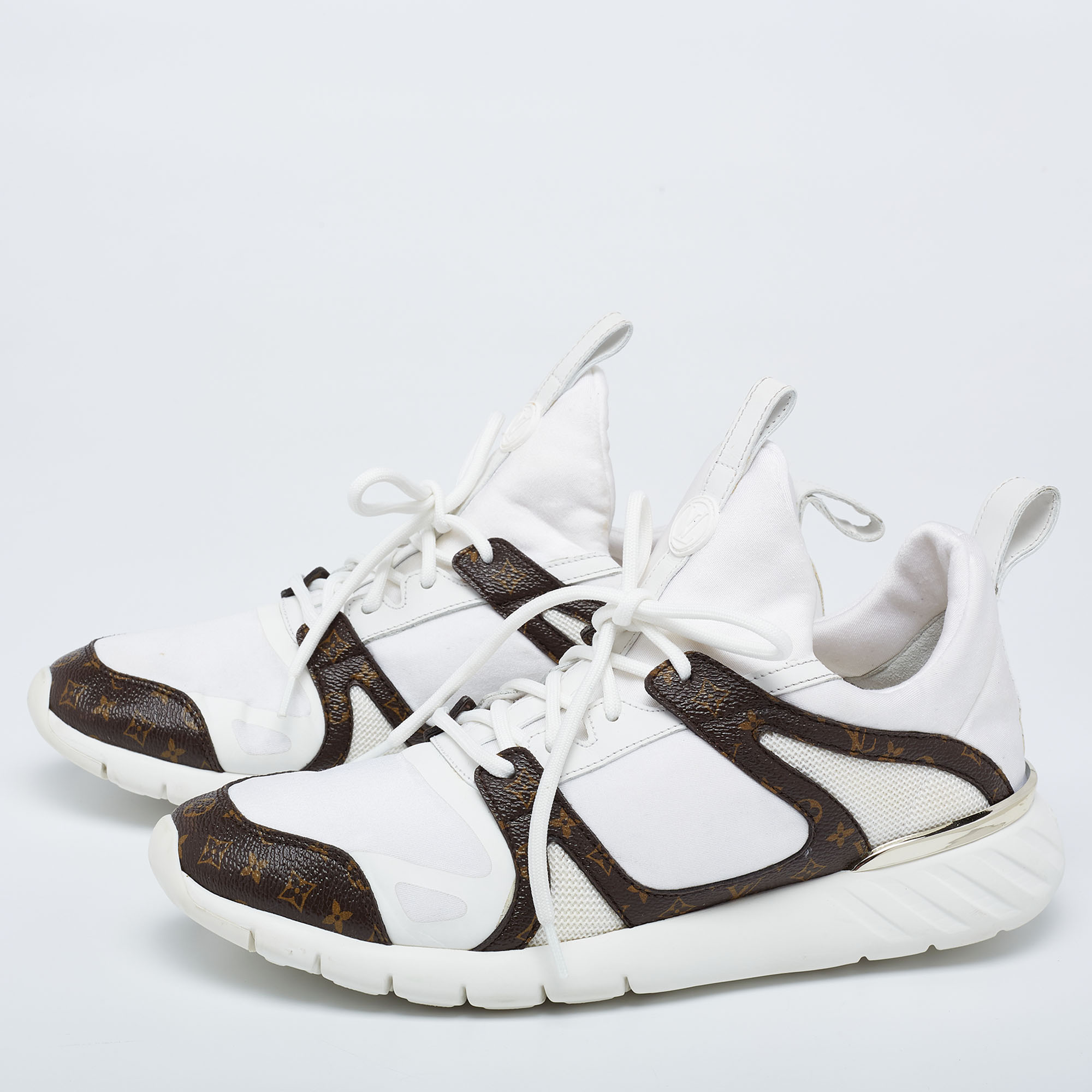 

Louis Vuitton White Fabric And Monogram Canvas Lace Up Sneakers Size