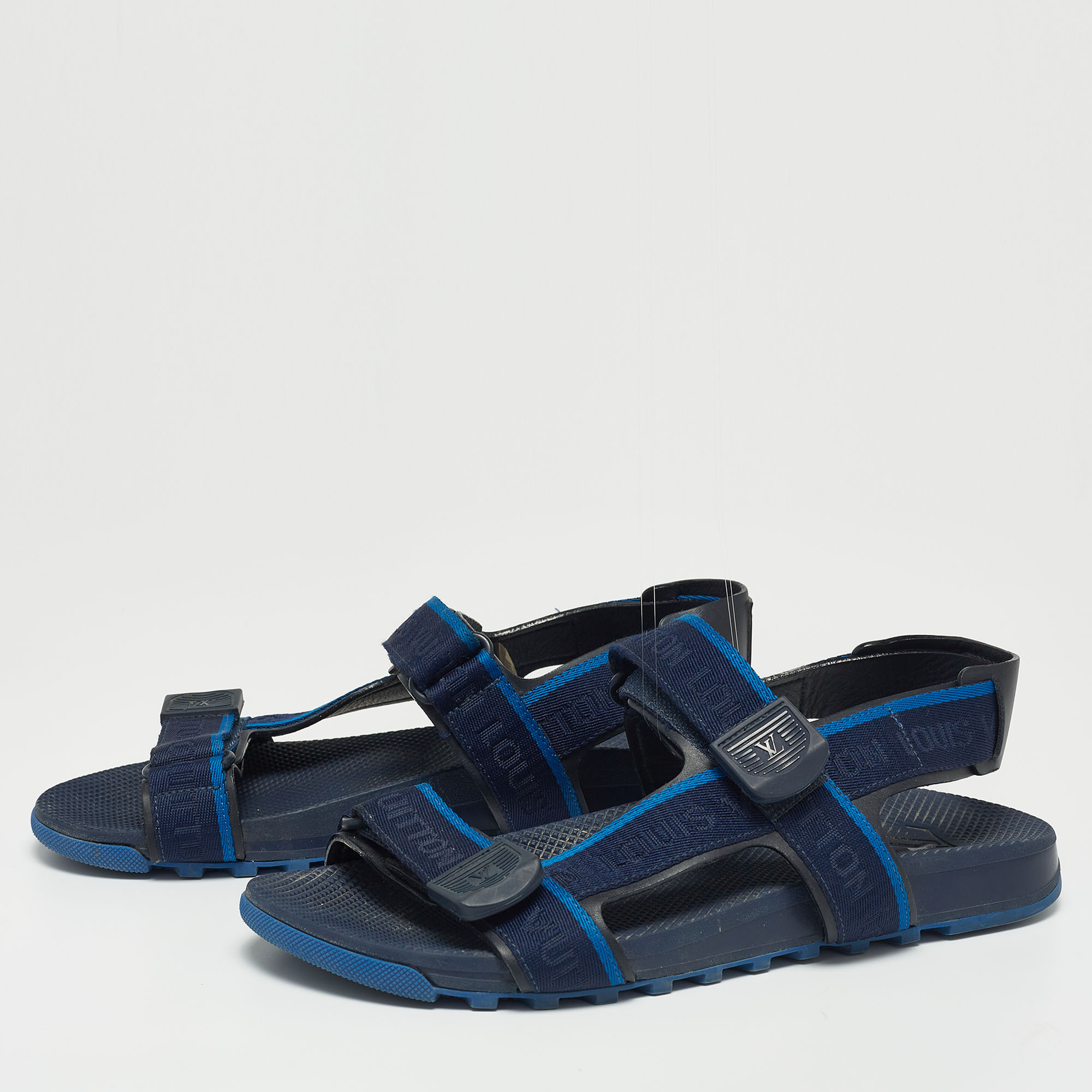 

Louis Vuitton Blue Canvas Colorblock Flat Sandals Size