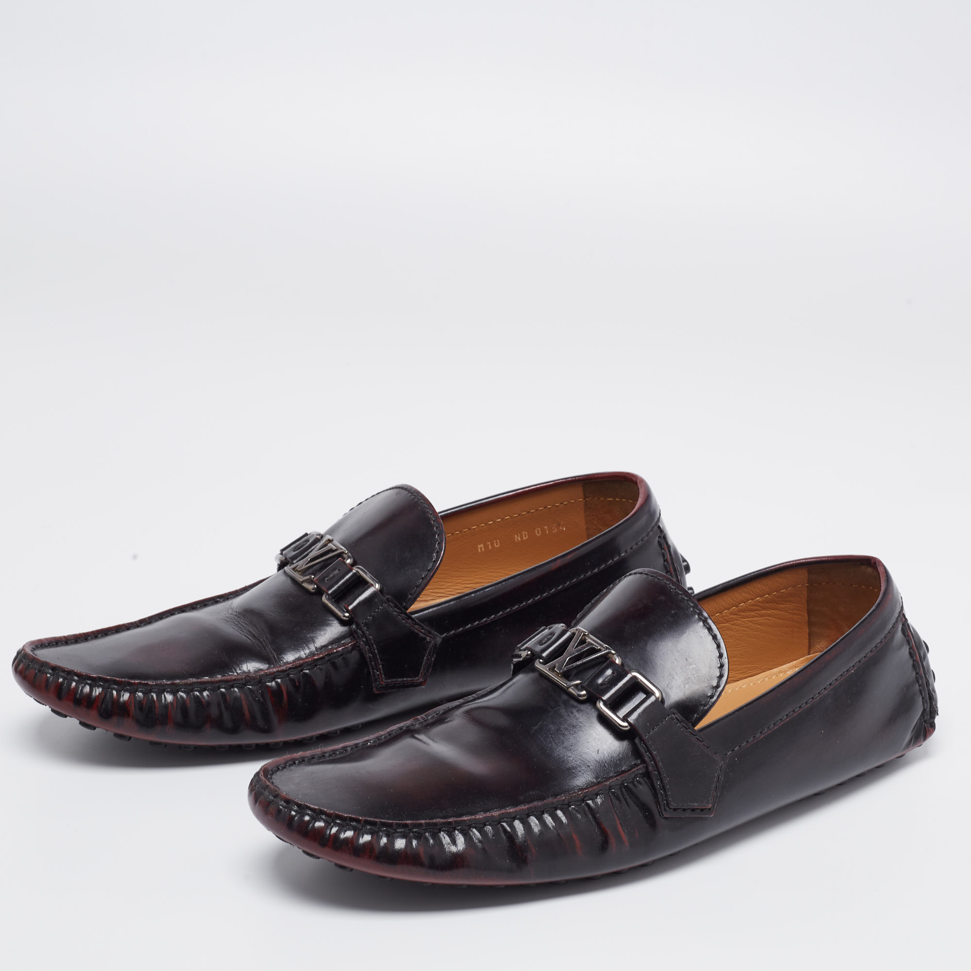 

Louis Vuitton Two Tone Leather Hockenheim Slip On Loafers Size, Burgundy
