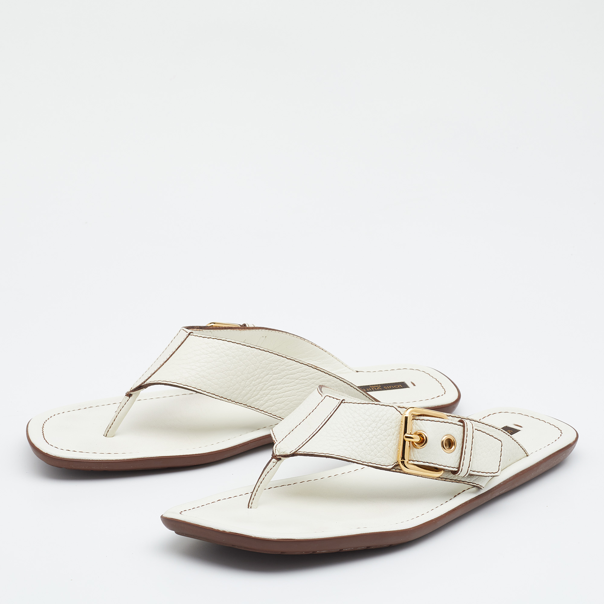 

Louis Vuitton Off White Leather Thong Flat Sandals Size Size