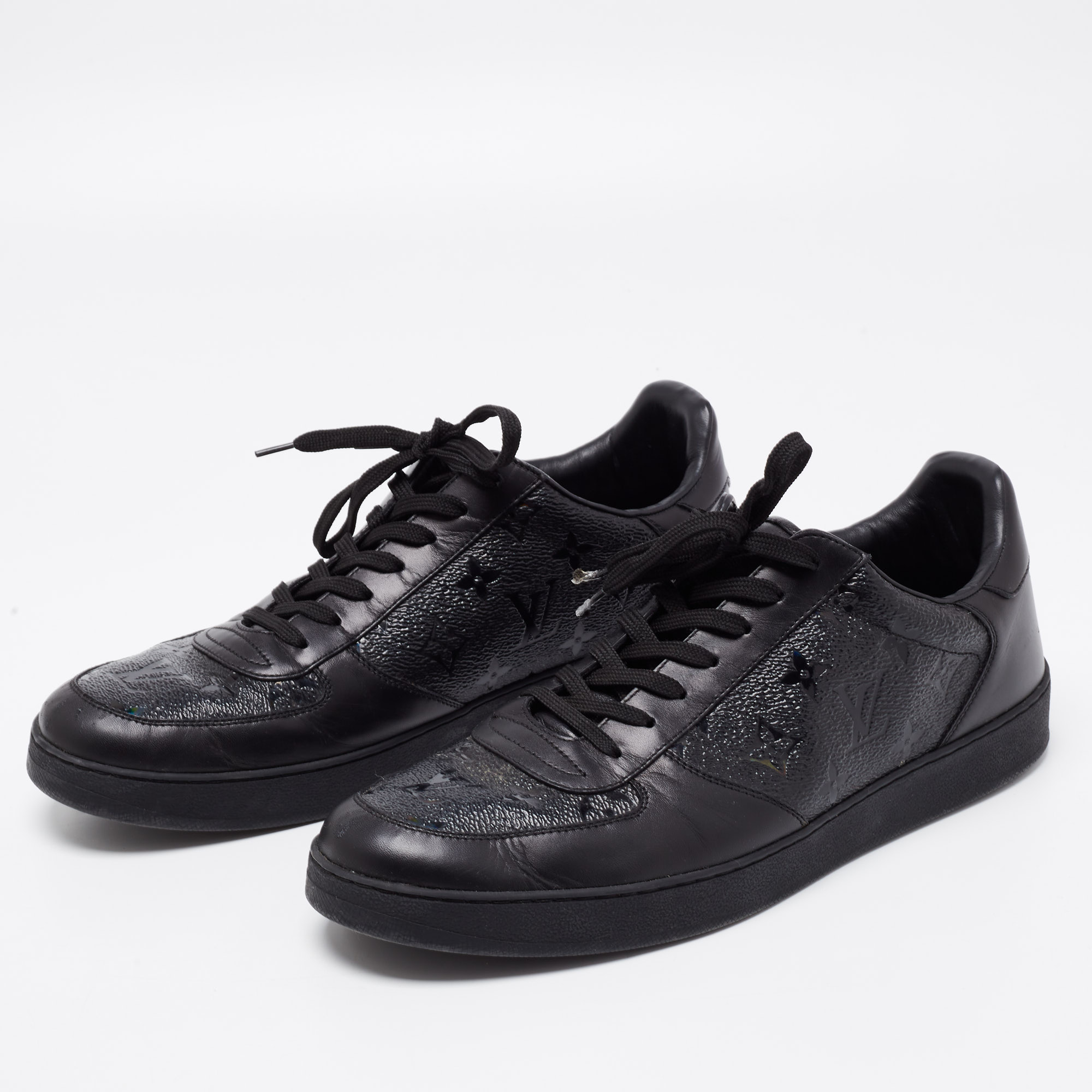 

Louis Vuitton Black Leather Rivoli Monogram Low Top Sneakers Size