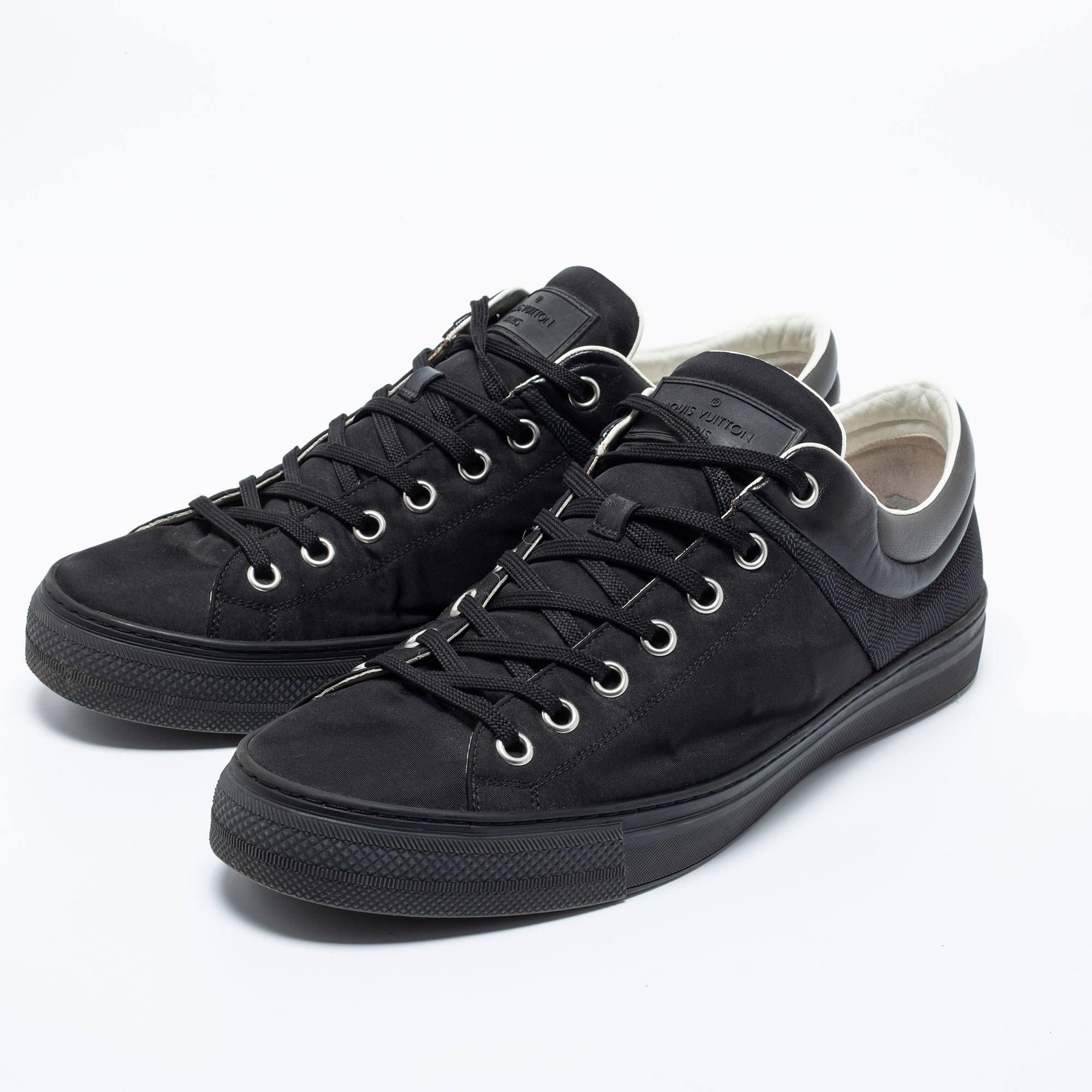 

Louis Vuitton Black Nylon and Leather Low-Top Sneakers Size