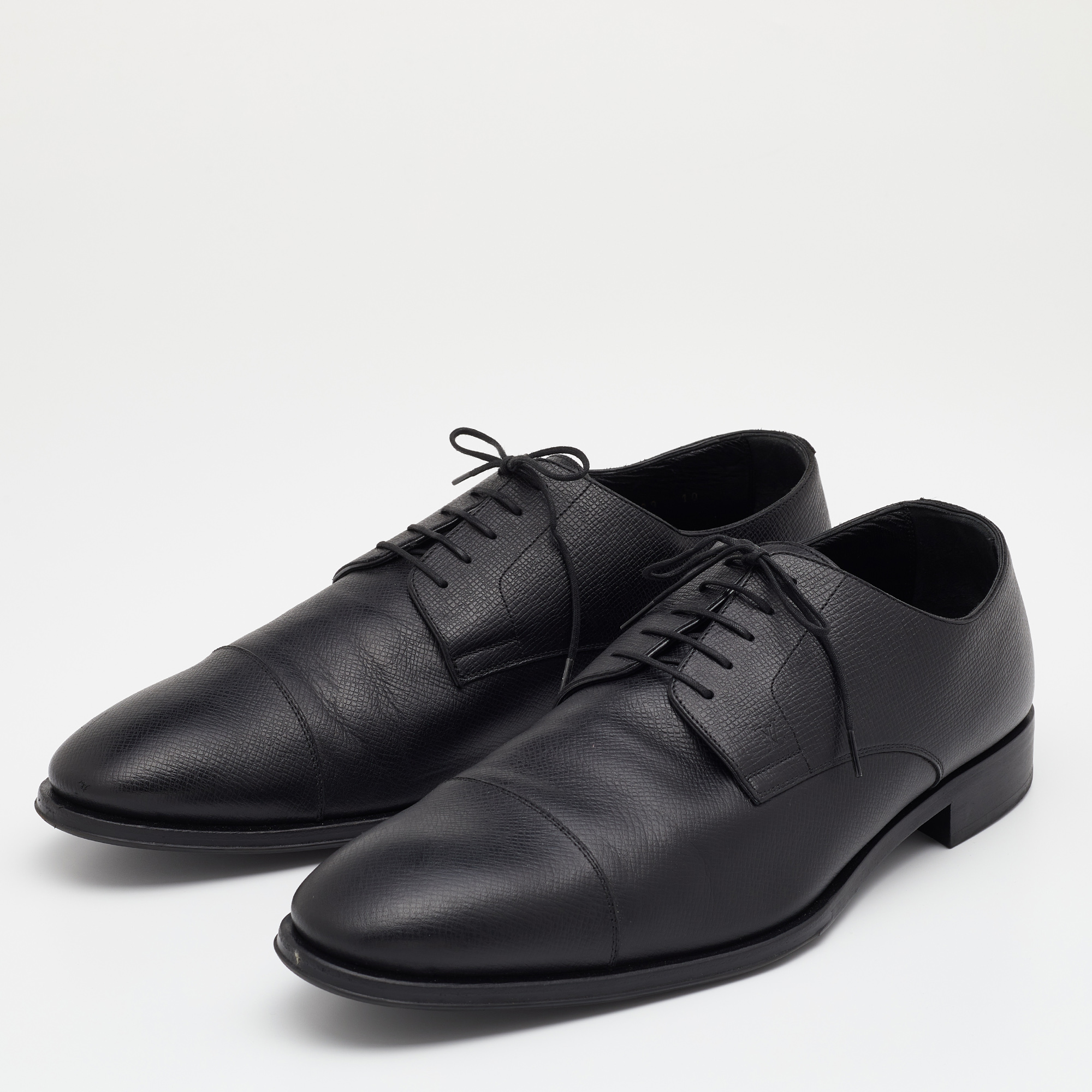 

Louis Vuitton Black Leather Lace Up Derby Size