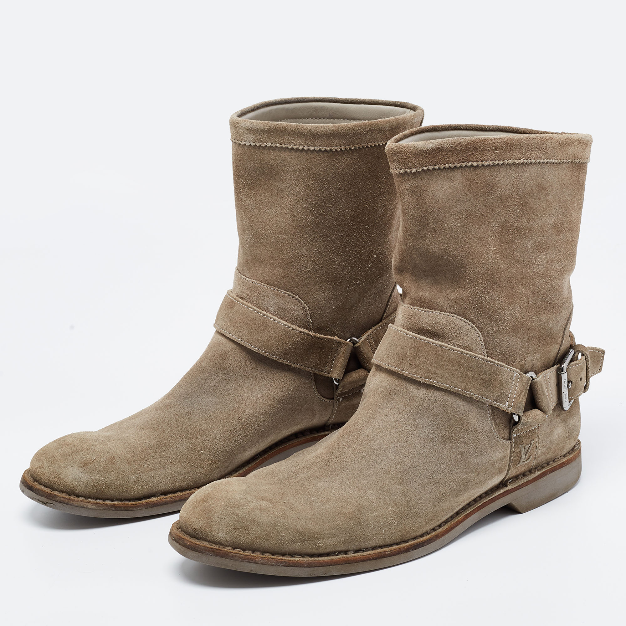 

Louis Vuitton Grey Suede Ankle Length Boots Size