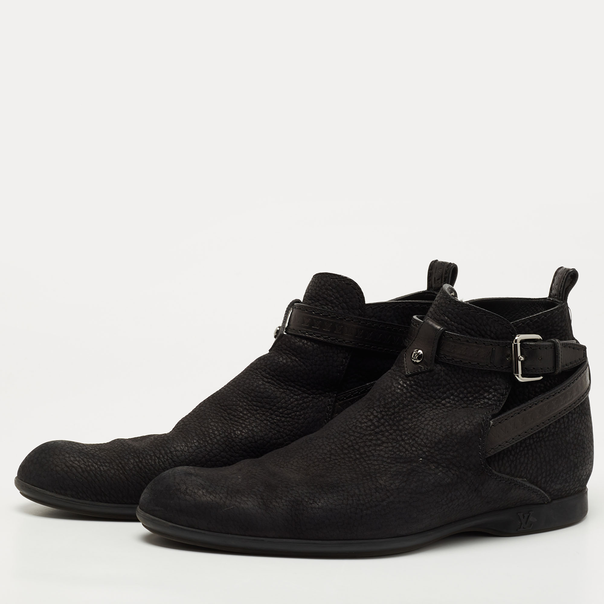 

Louis Vuitton Black Nubuck Leather Ankle Boots Size