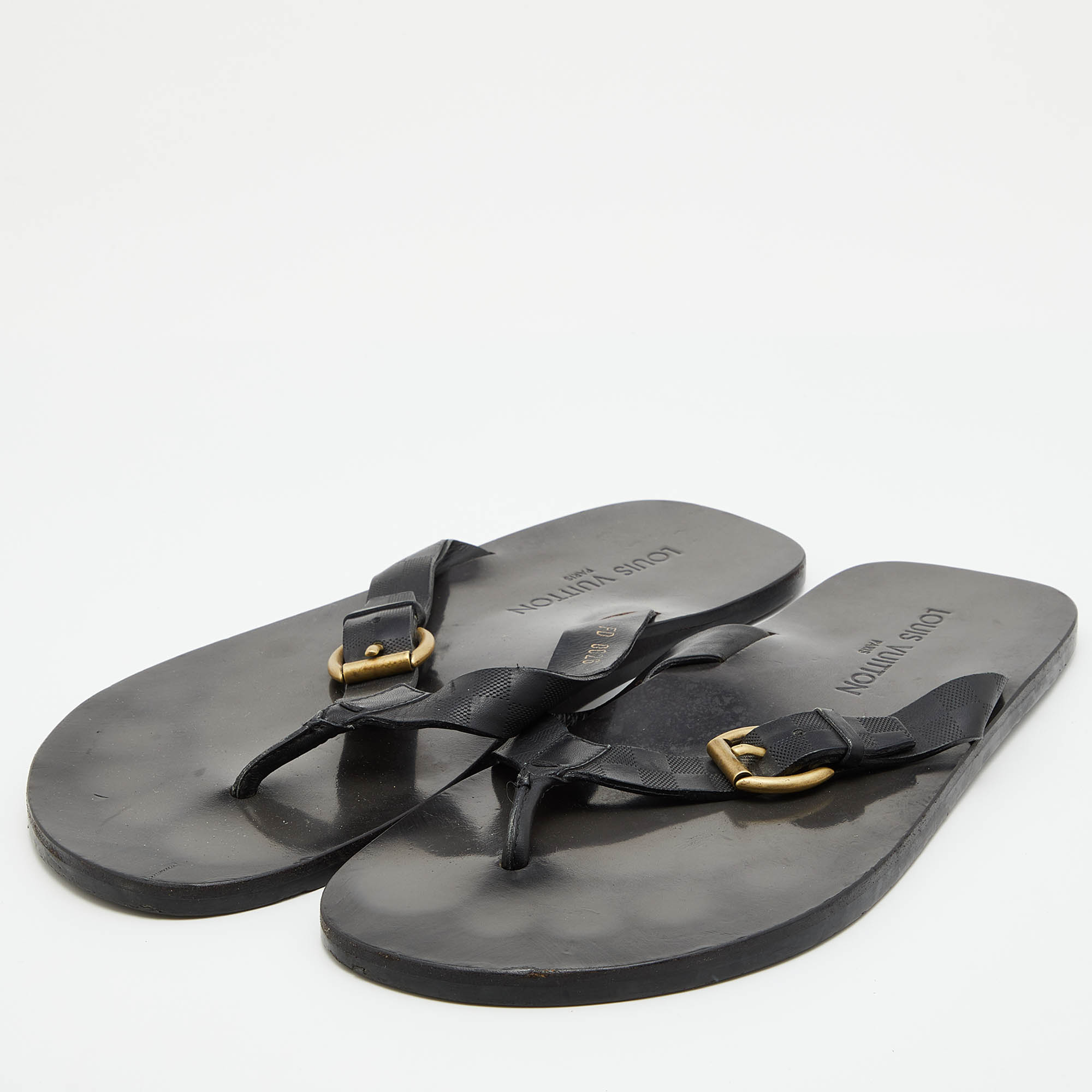 

Louis Vuitton Black Damier Leather Flat Thong Sandals Size