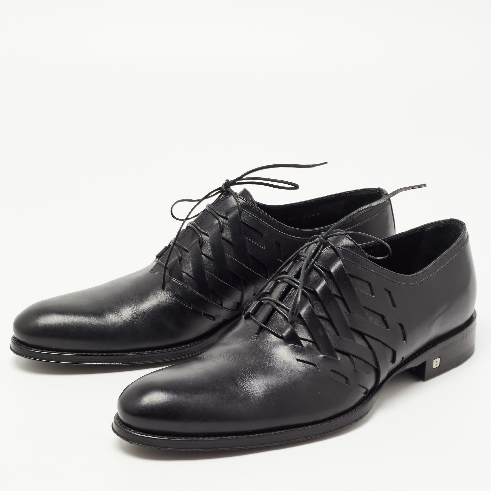 

Louis Vuitton Black Leather Cut Out Lace Up Oxfords Size