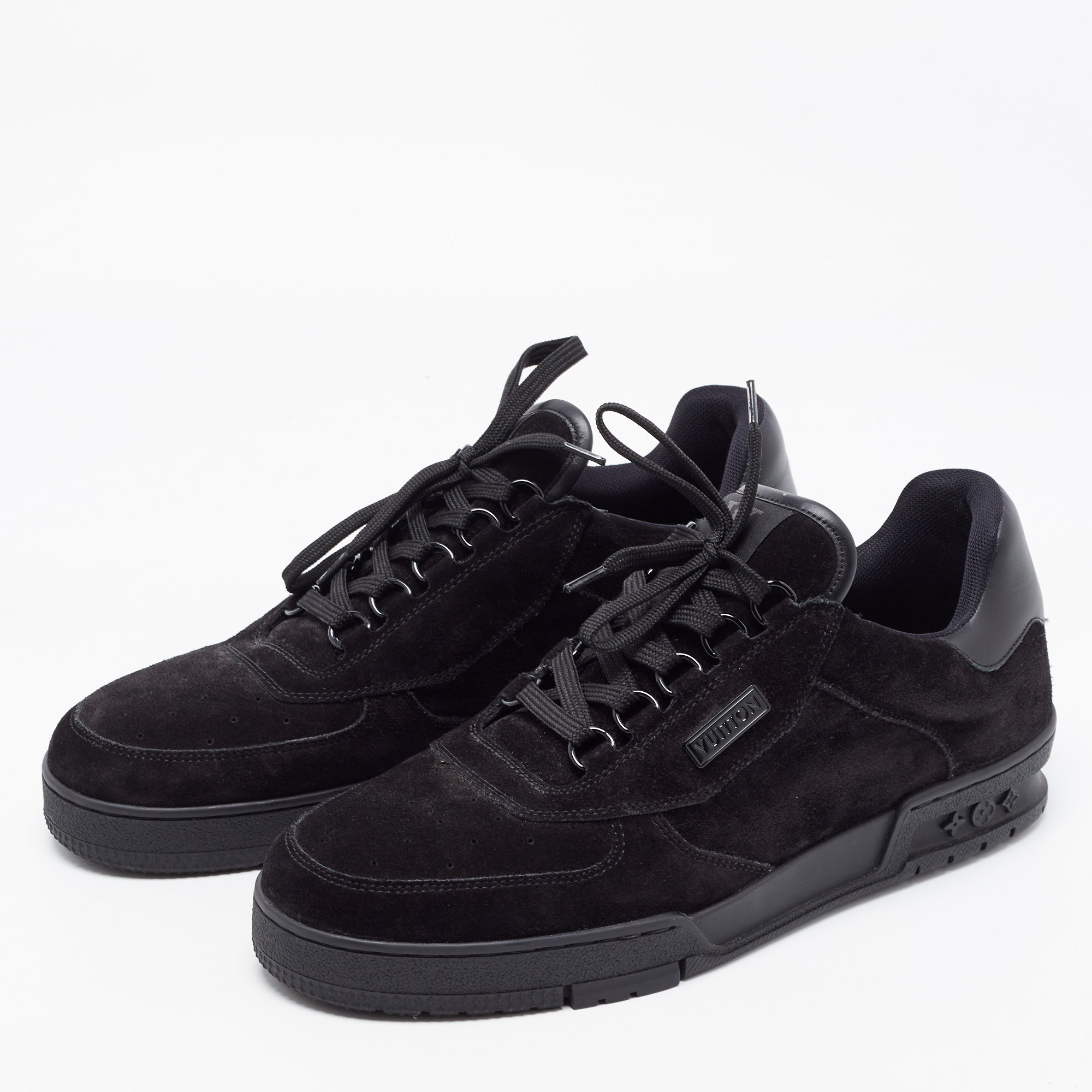 

Louis Vuitton Black Leather and Suede Lace Up Sneakers Size